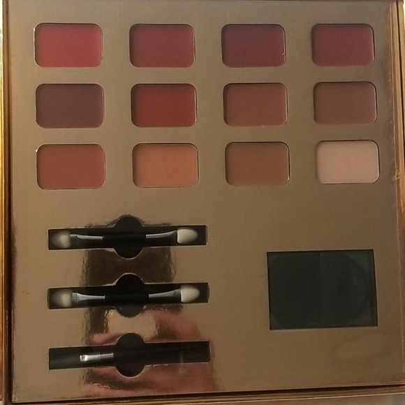 Beautique Gift of Beauty Holiday collection - Picture 7 of 7